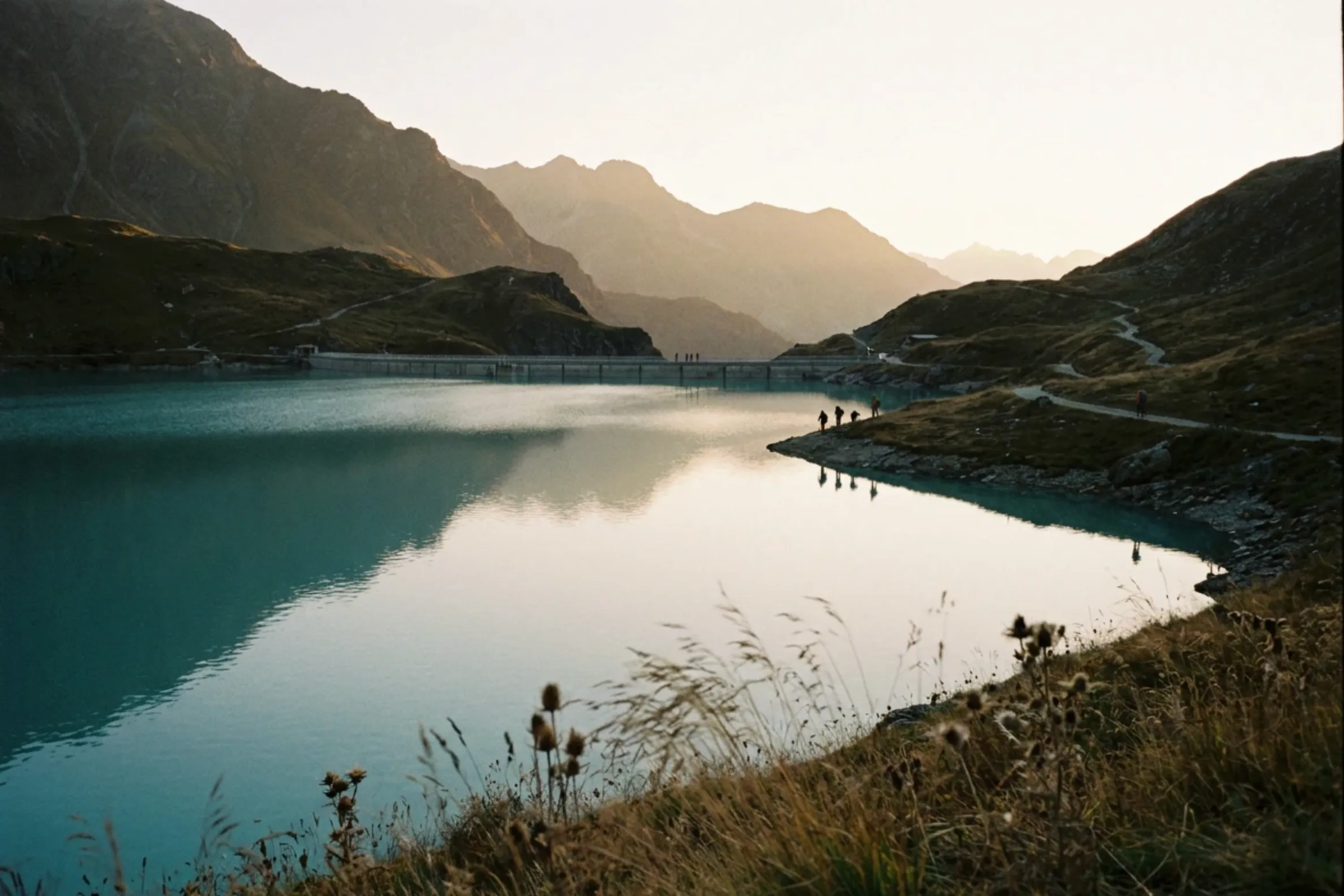 Lac de Moiry et glaciers du Val d'Anniviers